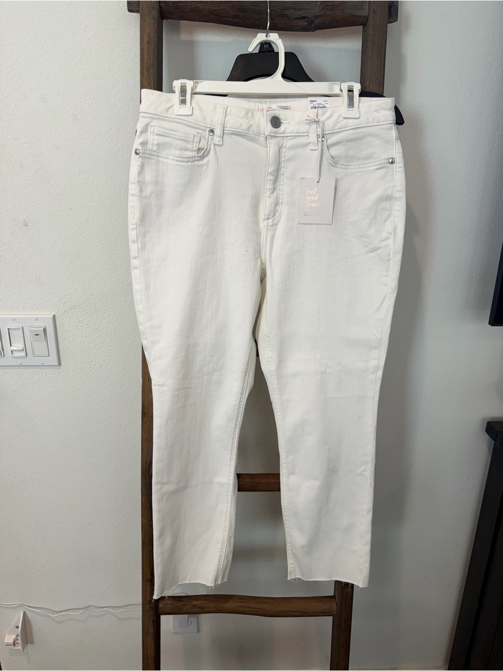 LC Lauren Conrad White Cropped Straight-Leg Jeans